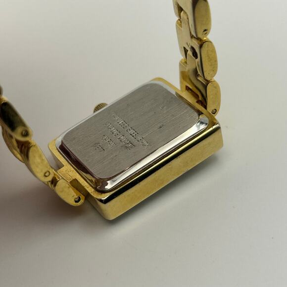 Vintage Elizabeth Taylor Gold-tone Crystal Bezel Women’s Watch New Battery main image 5